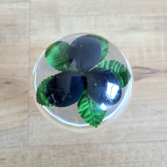 Vintage 1960-1970s Acrylic Lucite jam pot with blackberry design on the lid. - Picture 3 of 10